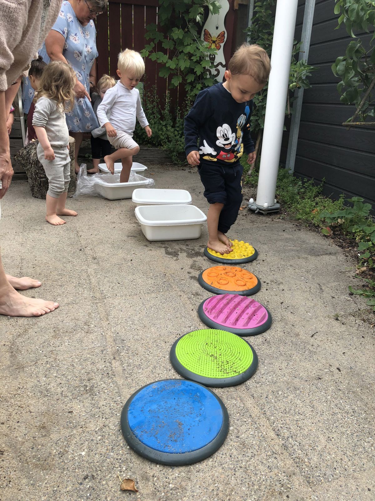 Sanseleg på Vuggestuen Grønnegades legeplads