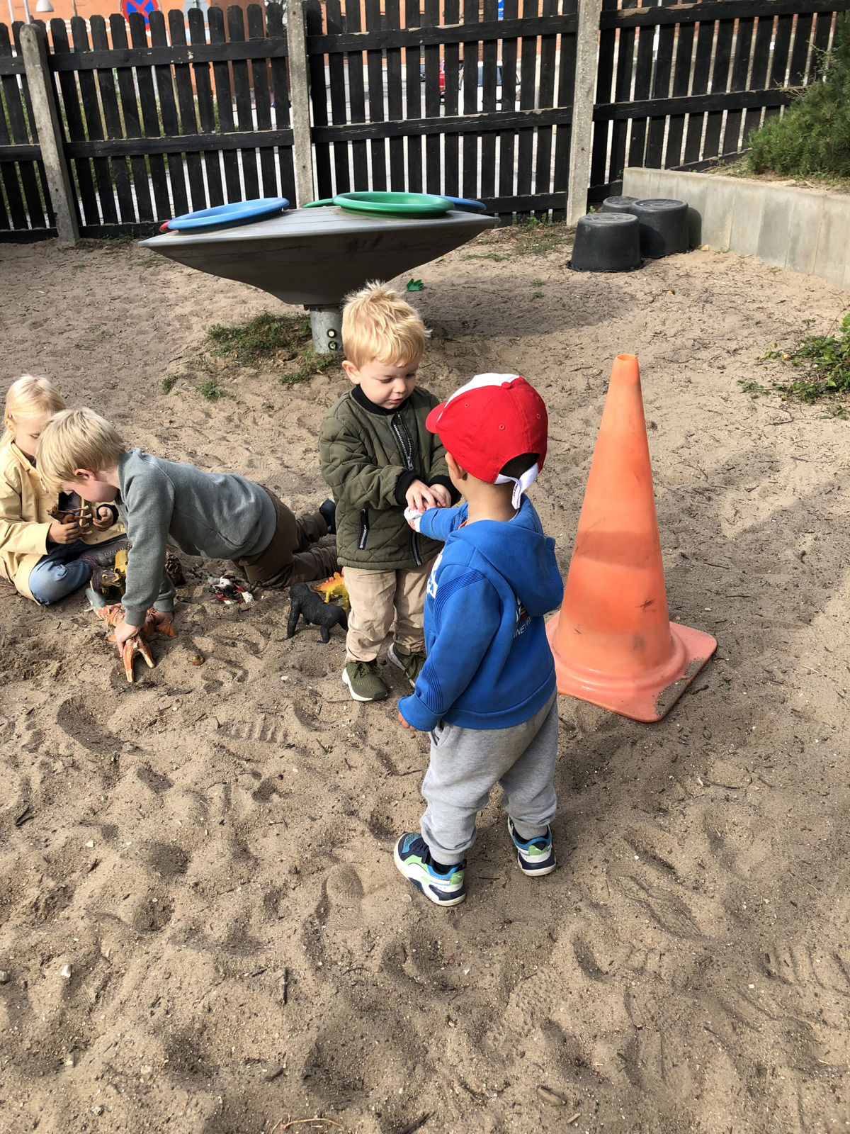 Vuggestuen Grønnegade på tur til Børnehaven Dragonvej